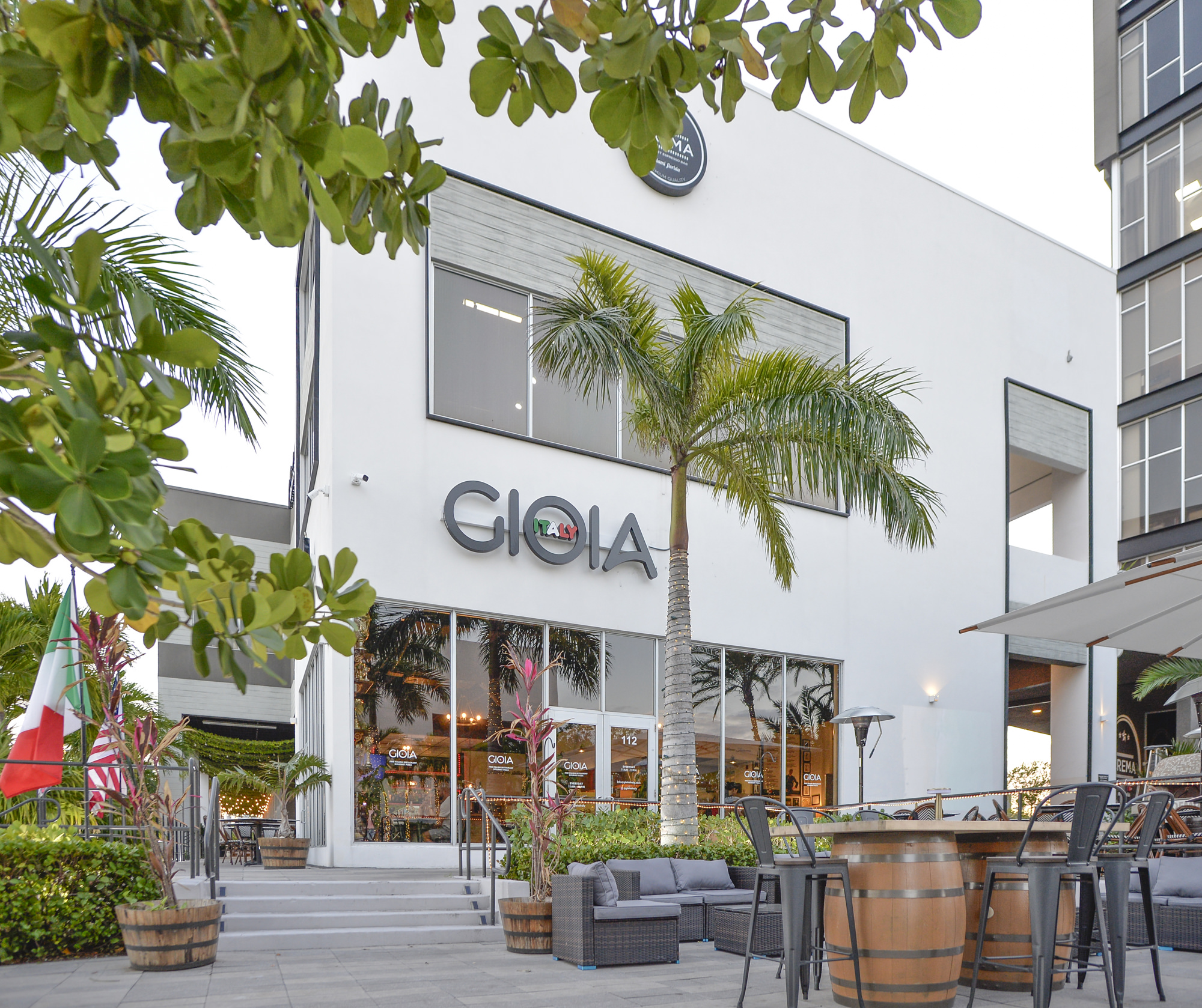 GIOIA HOLLYWOOD SEAFOOD RESTAURANT